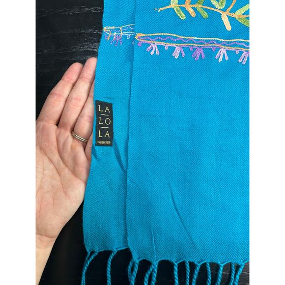 LA LO LA- Vibrant Blue embroidered Shawl with tassels-  80x30" preowned birds - Picture 4 of 9